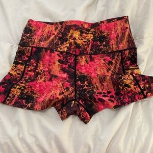 ✨🔥 CVG 2.5” Shorts L